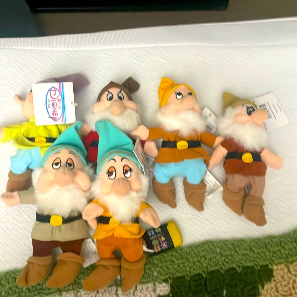 All 6/7 Snow White’s Dwarfs Beanie Plush Dolls Disney Seven Dwarfs Grumpy Sneezy